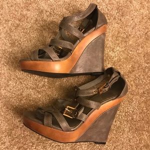 Elle wedges